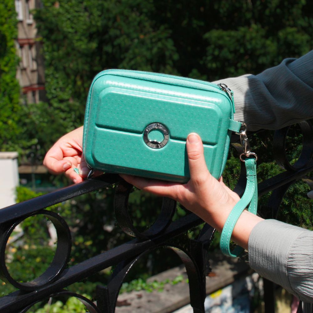 TURENNE (CLUTCH - HORIZONTAL HARDSIDE MINI BAG - Green)